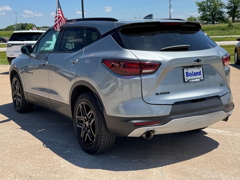Chevrolet Blazer Vehicle Image 06