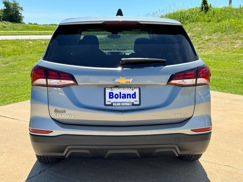 Chevrolet Equinox Vehicle Image 04