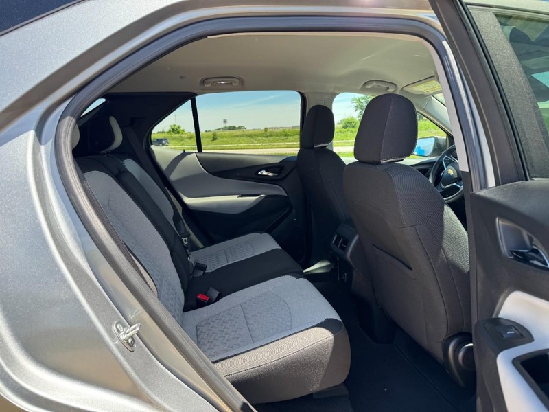 Chevrolet Equinox Vehicle Image 10