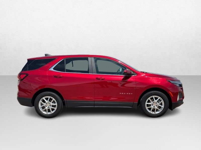 Chevrolet Equinox Vehicle Image 02