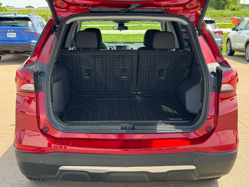 Chevrolet Equinox Vehicle Image 05