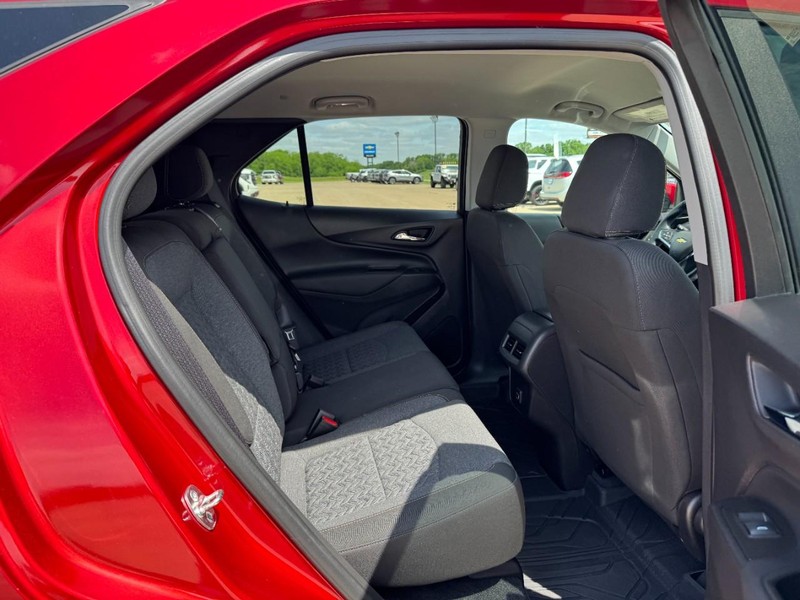 Chevrolet Equinox Vehicle Image 10