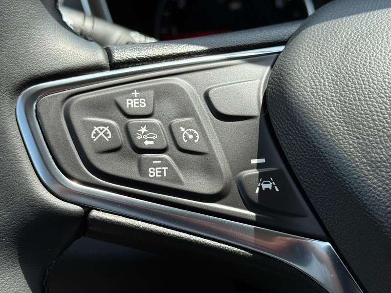 Chevrolet Equinox Vehicle Image 16