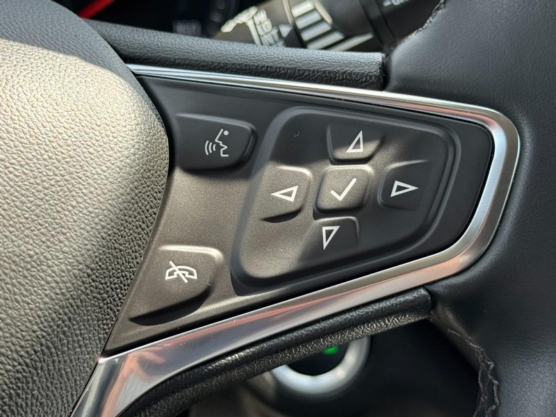 Chevrolet Equinox Vehicle Image 17