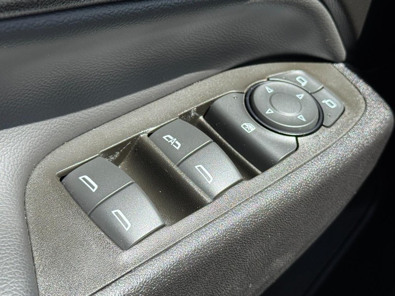 Chevrolet Equinox Vehicle Image 22
