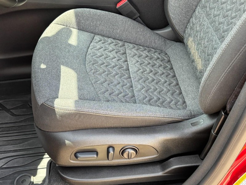 Chevrolet Equinox Vehicle Image 23
