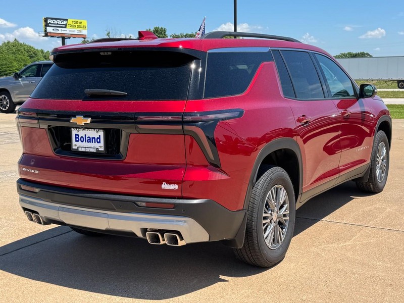 2026 Chevrolet Traverse LT - Photo 3