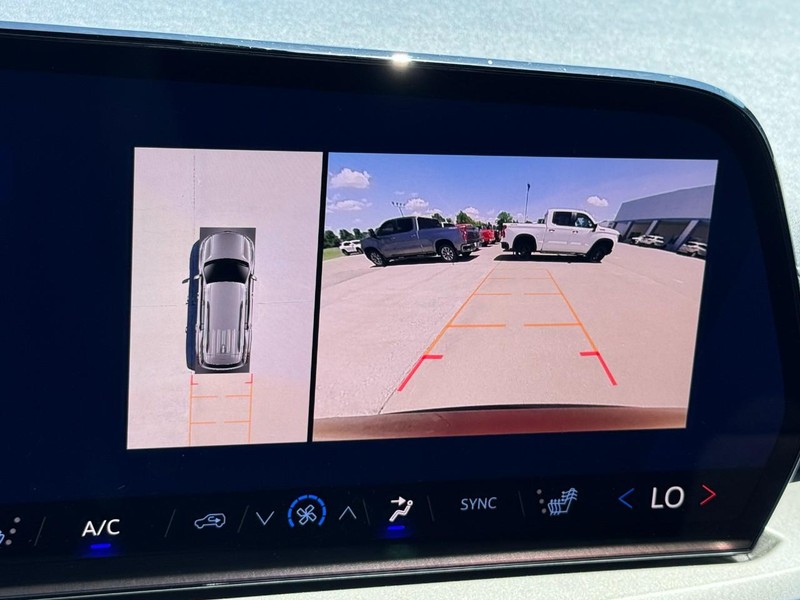 2026 Chevrolet Traverse LT - Photo 16