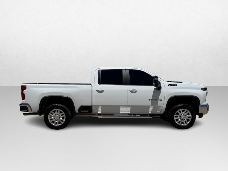 Chevrolet Silverado 2500HD Vehicle Image 02