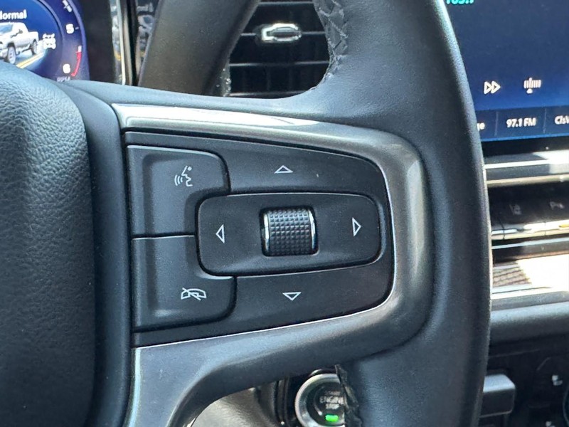 Chevrolet Silverado 2500HD Vehicle Image 17