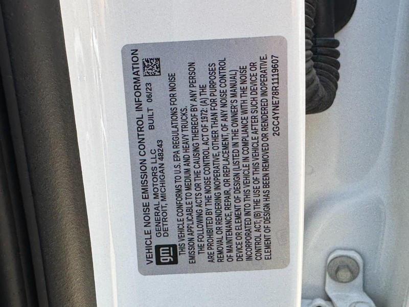 Chevrolet Silverado 2500HD Vehicle Image 23