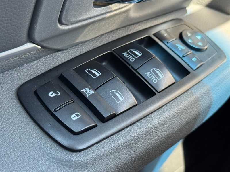Ram 1500 Vehicle Image 23