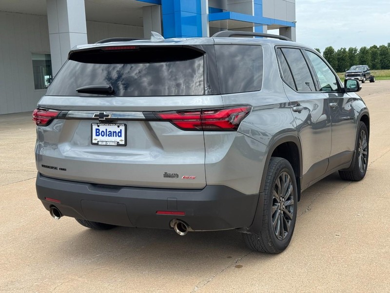 Chevrolet Traverse Vehicle Image 03