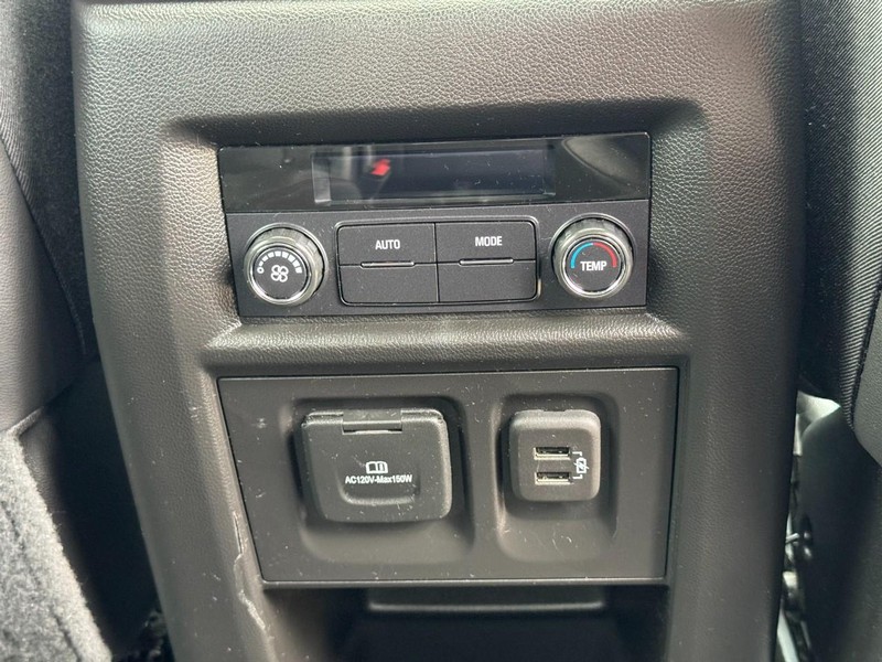 Chevrolet Traverse Vehicle Image 12
