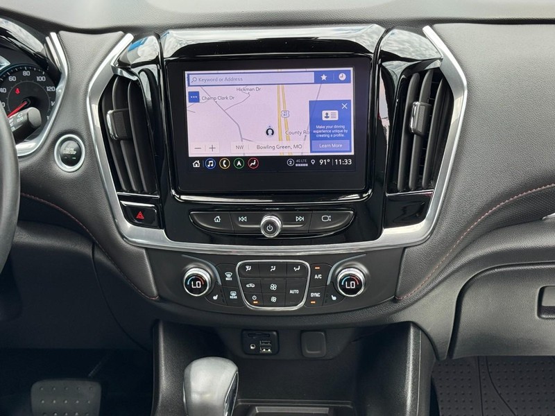 Chevrolet Traverse Vehicle Image 15