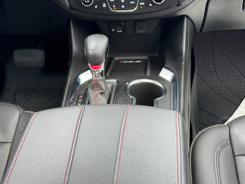 Chevrolet Traverse Vehicle Image 16