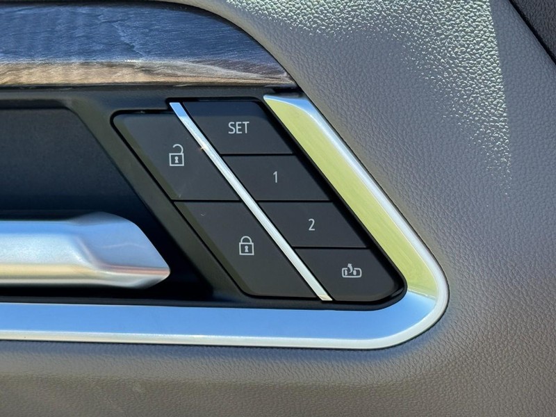 Chevrolet Silverado 1500 Vehicle Image 10