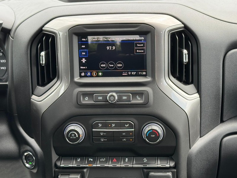 Chevrolet Silverado 2500HD Vehicle Image 08