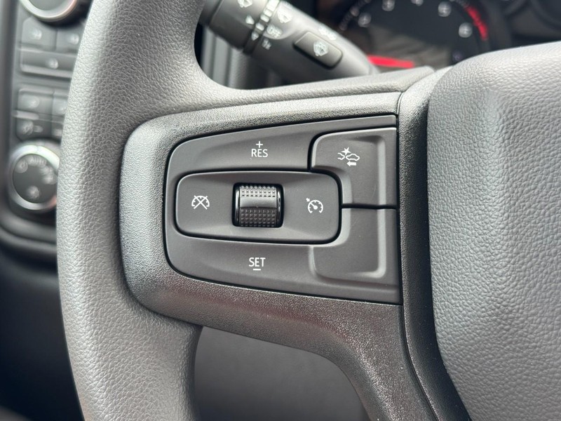 Chevrolet Silverado 2500HD Vehicle Image 10
