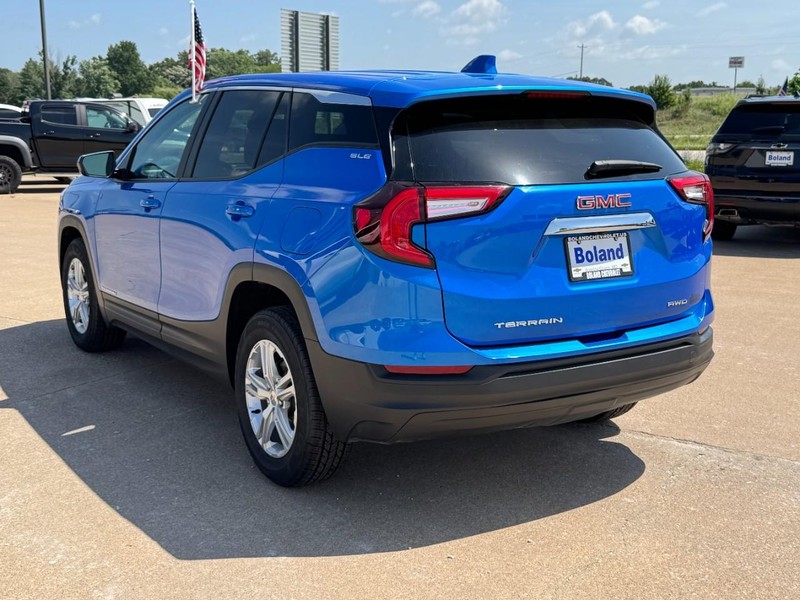 GMC Terrain Vehicle Image 06