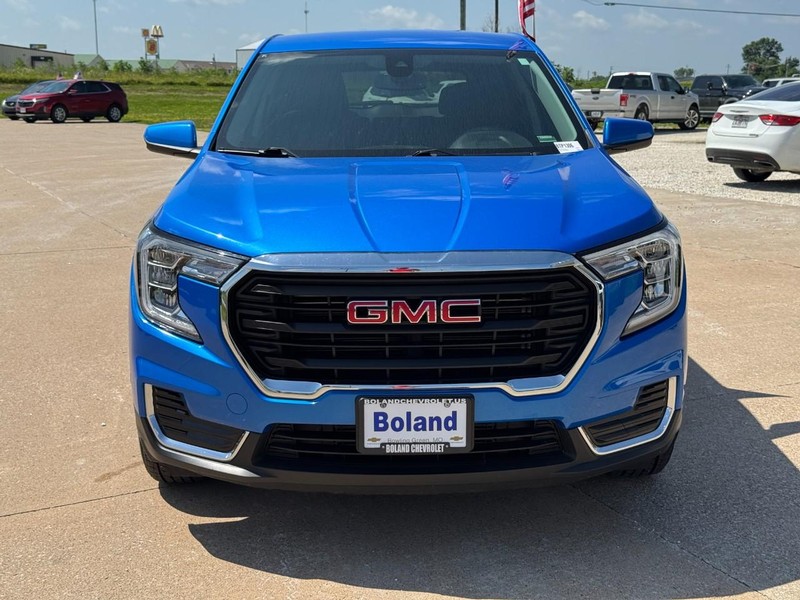 GMC Terrain Vehicle Image 09