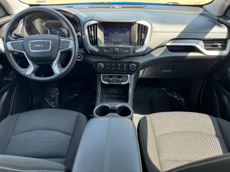 GMC Terrain Vehicle Image 11