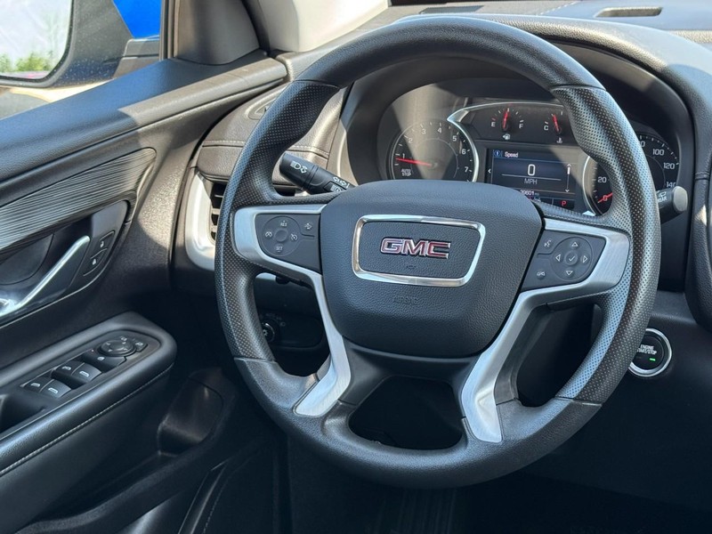 GMC Terrain Vehicle Image 12