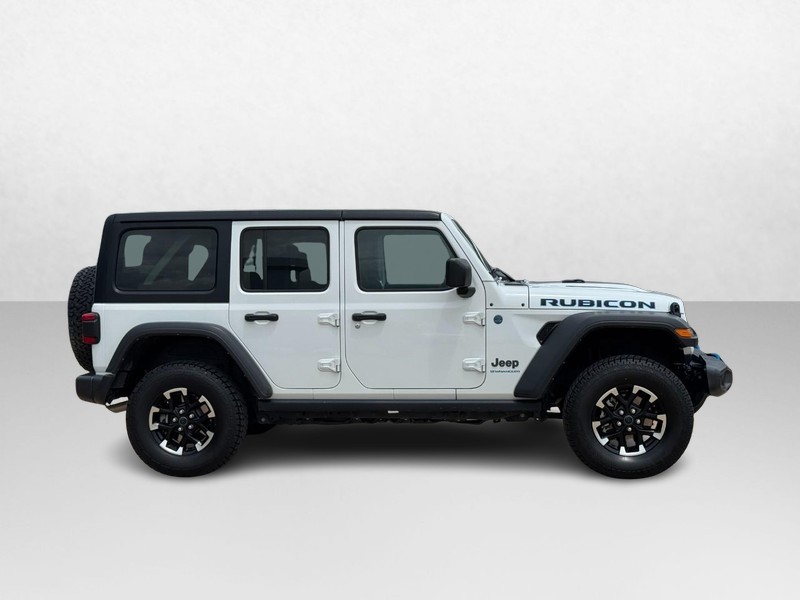 Jeep Wrangler 4xe Vehicle Image 02