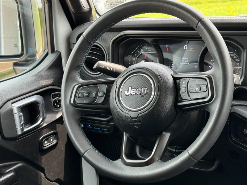 Jeep Wrangler 4xe Vehicle Image 12