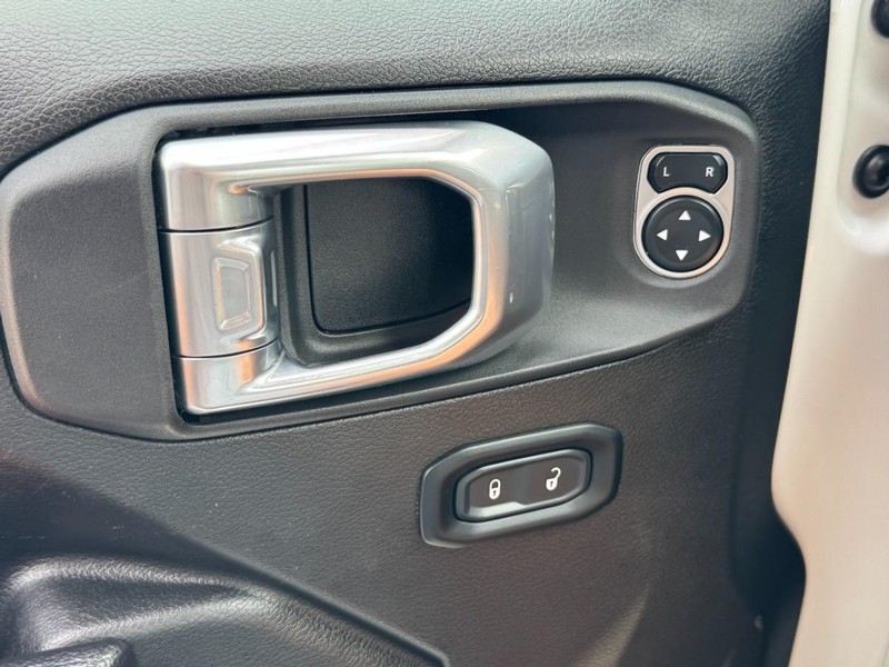 Jeep Wrangler 4xe Vehicle Image 21