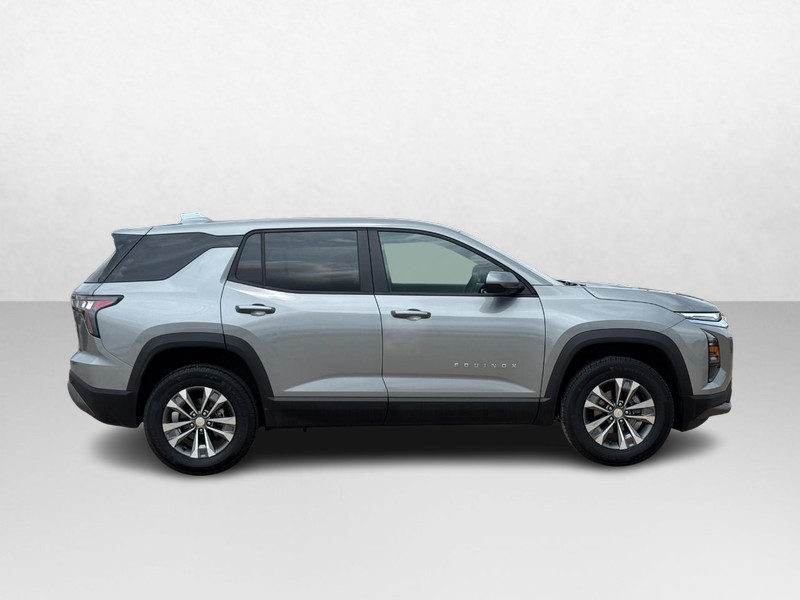 Chevrolet Equinox Vehicle Full-screen Gallery Image 02
