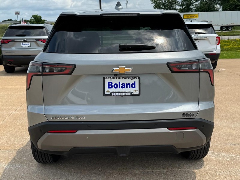 Chevrolet Equinox Vehicle Full-screen Gallery Image 04