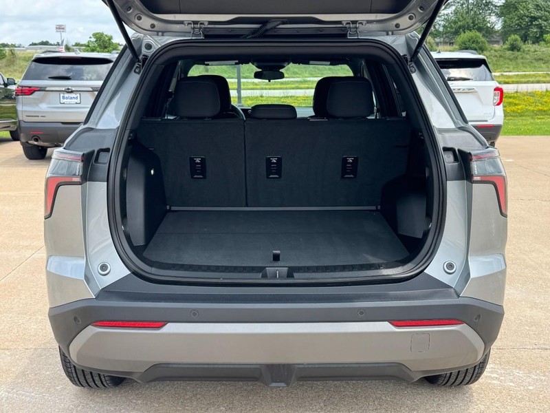 Chevrolet Equinox Vehicle Full-screen Gallery Image 05