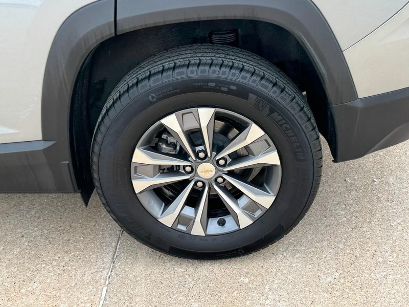 Chevrolet Equinox Vehicle Full-screen Gallery Image 07