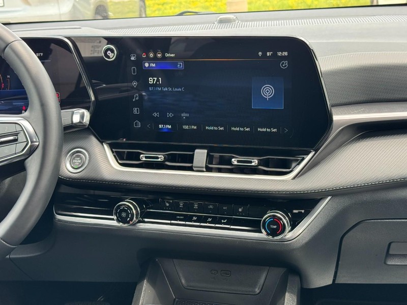 Chevrolet Equinox Vehicle Full-screen Gallery Image 13