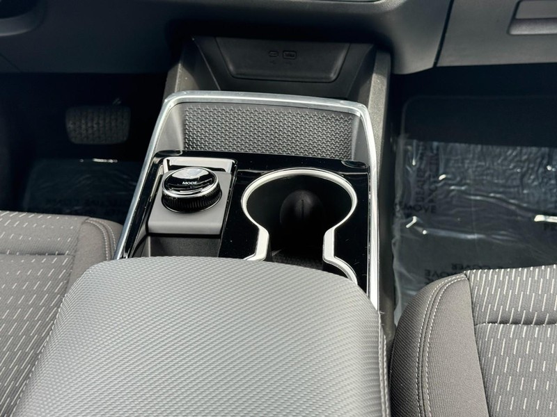 Chevrolet Equinox Vehicle Full-screen Gallery Image 14