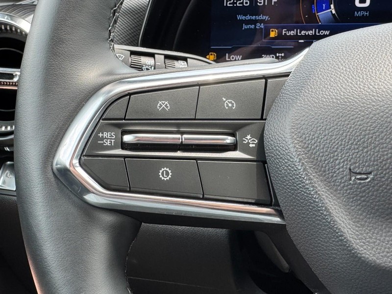 Chevrolet Equinox Vehicle Full-screen Gallery Image 16