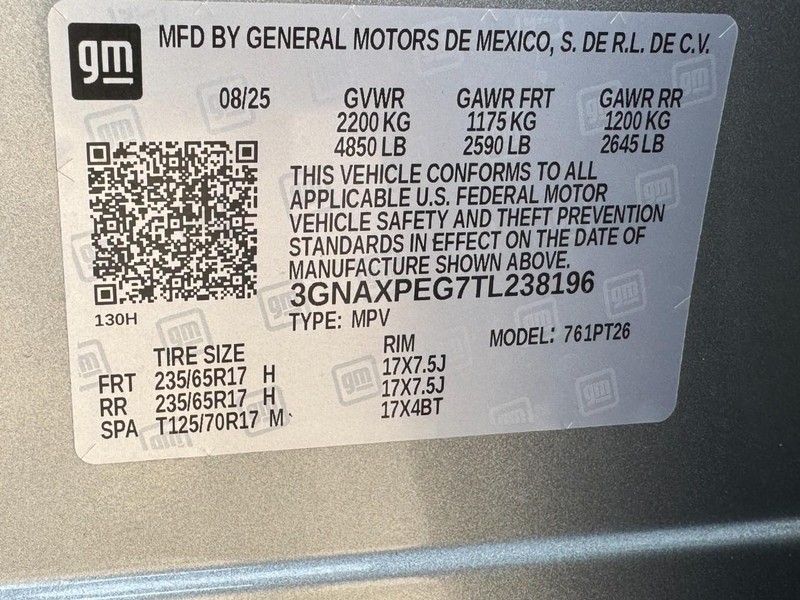 Chevrolet Equinox Vehicle Full-screen Gallery Image 24