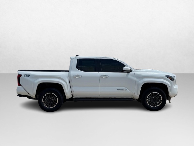 Toyota Tacoma 4WD Vehicle Image 02