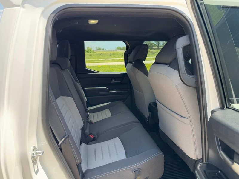 Toyota Tacoma 4WD Vehicle Image 10