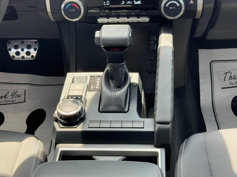 Toyota Tacoma 4WD Vehicle Image 14
