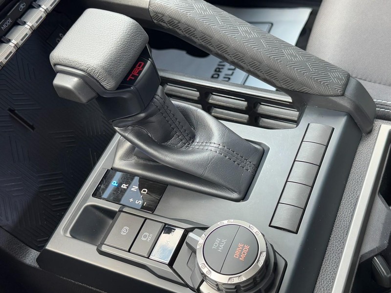 Toyota Tacoma 4WD Vehicle Image 19