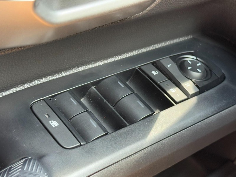 Toyota Tacoma 4WD Vehicle Image 21