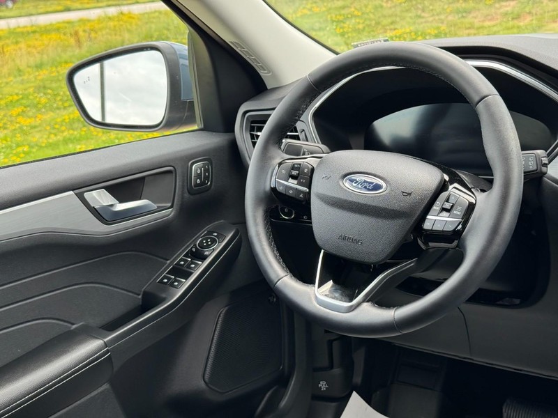 Ford Escape Vehicle Image 12