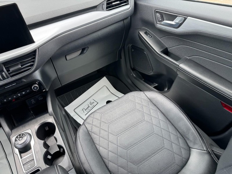 Ford Escape Vehicle Image 15