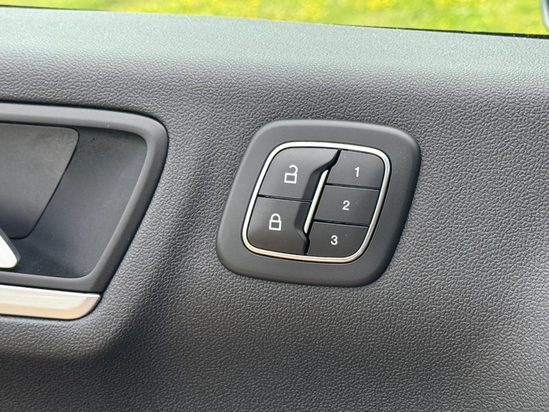 Ford Escape Vehicle Image 16