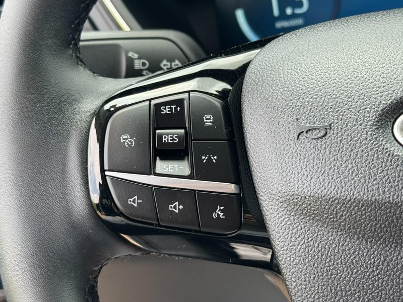 Ford Escape Vehicle Image 17