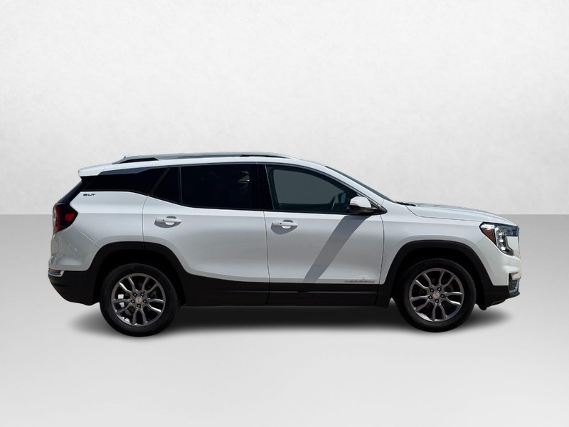 GMC Terrain Vehicle Image 02