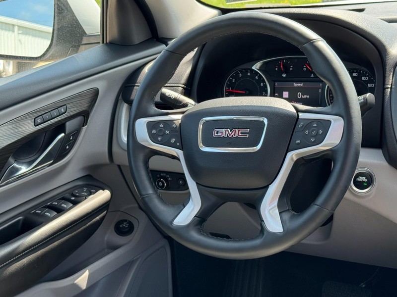 GMC Terrain Vehicle Image 12