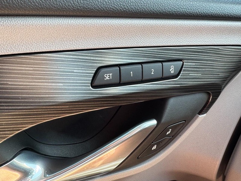 GMC Terrain Vehicle Image 16